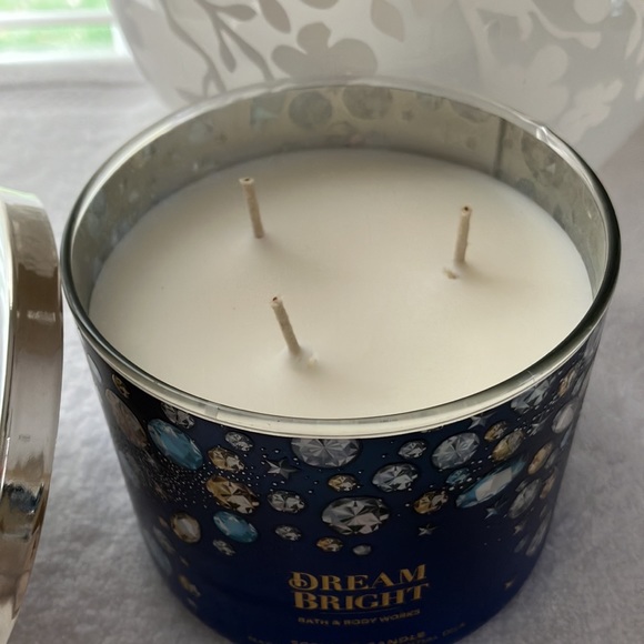 🎉HP 🎉DREAM BRIGHT 3 WICK SCENTED CANDLE LIMITED EDITION Bath & Body Works NEW - Picture 4 of 6